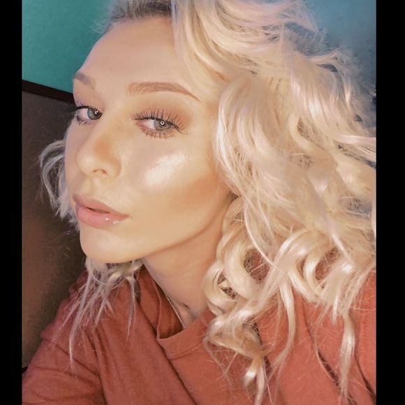 Meet your Posher, Brooks - Picture 1 of 1